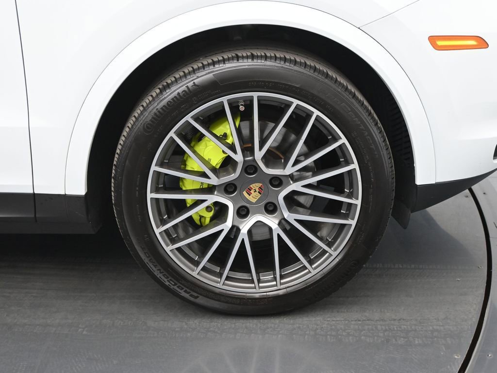 Used 2022 Porsche Cayenne E-Hybrid Coupe image 22