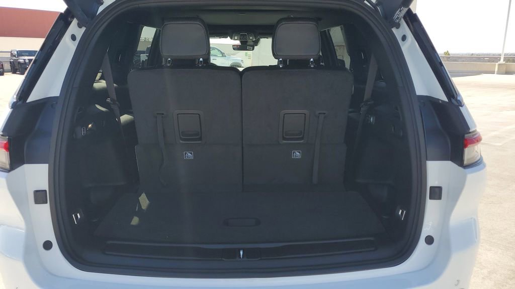 New 2025 Jeep Grand Cherokee L Limited w/ Black Appearance Package image 10