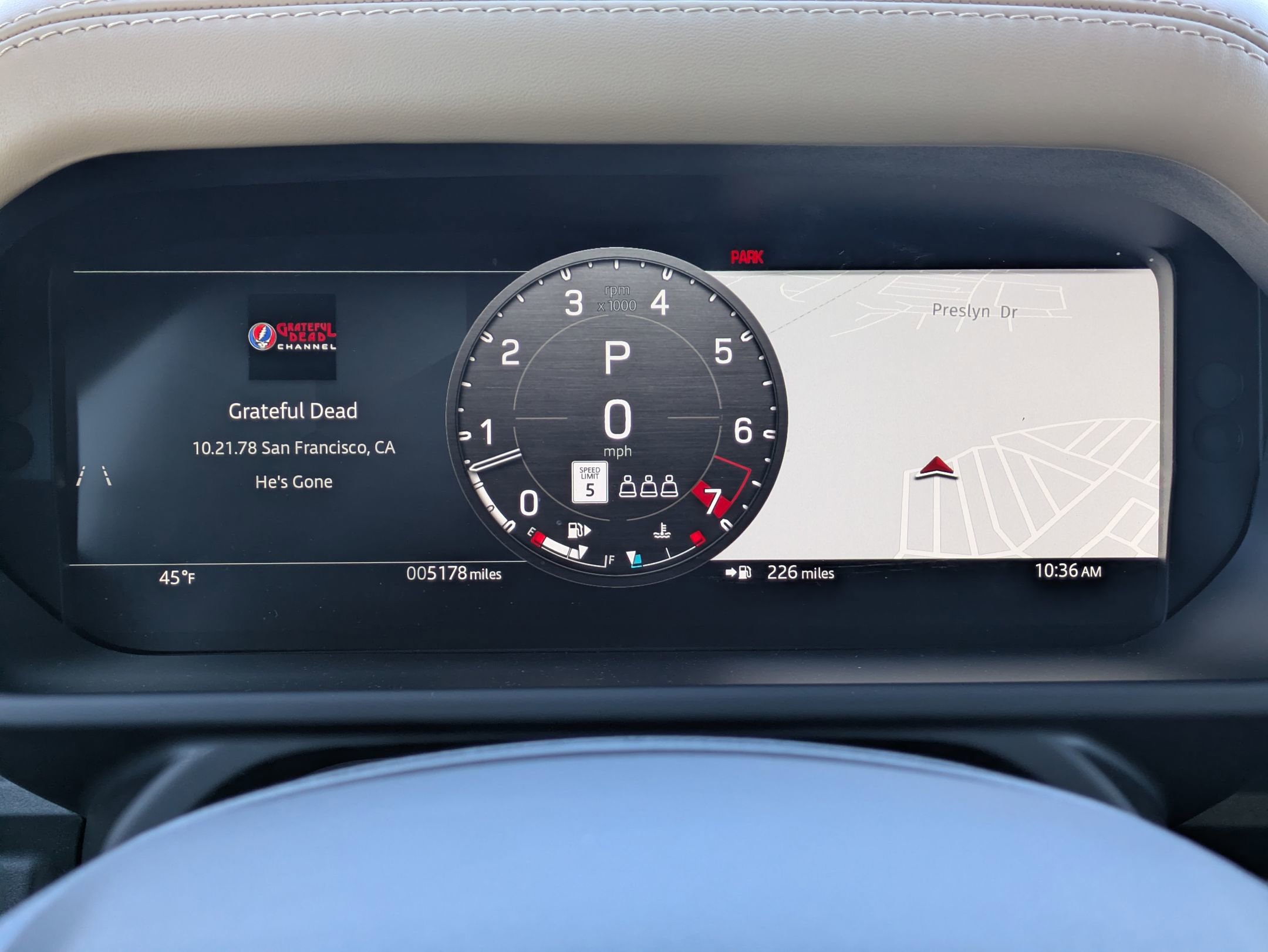 Used 2025 Land Rover Defender 110 X-Dynamic SE image 10