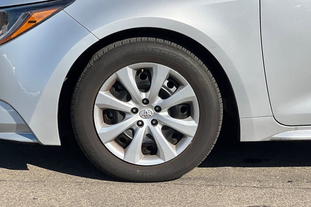 Certified 2025 Toyota Corolla LE image 25