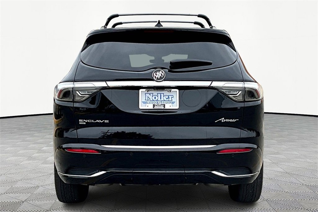 Used 2022 Buick Enclave Avenir w/ Avenir Technology Package image 4