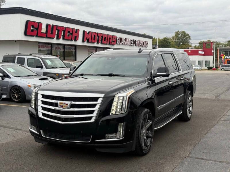 Used 2017 Cadillac Escalade ESV Luxury image 1
