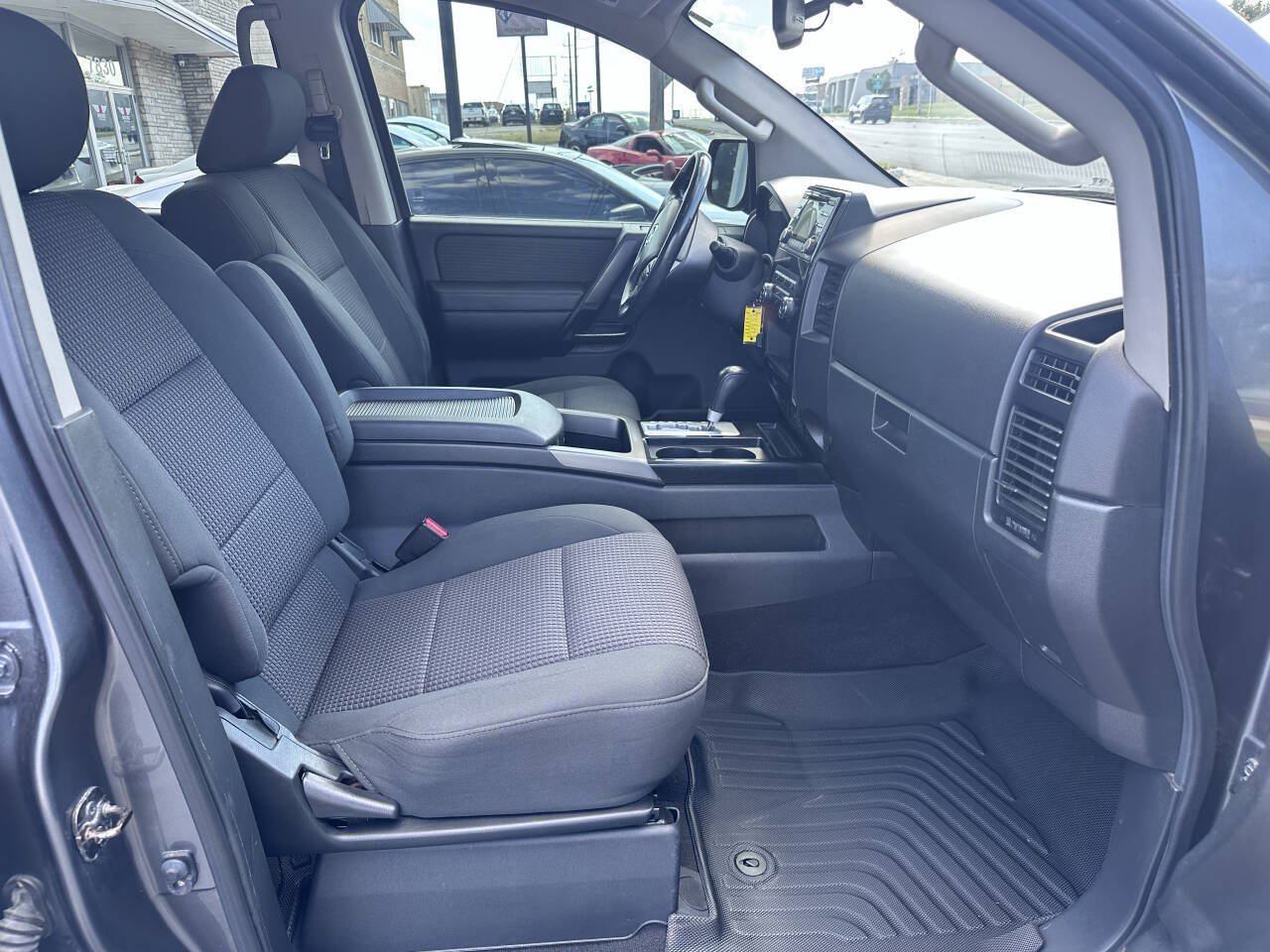 Used 2014 Nissan Titan SV w/ SV Value Truck Package AWD/4WD image 9