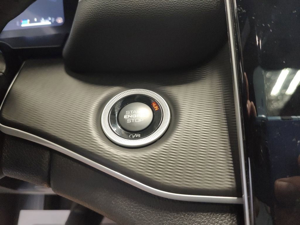 New 2025 Jeep Grand Cherokee Laredo w/ Luxury Tech Group I image 23