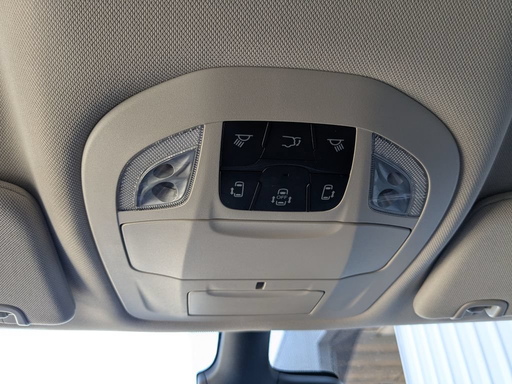 Used 2024 Chrysler Pacifica Touring-L FWD image 24