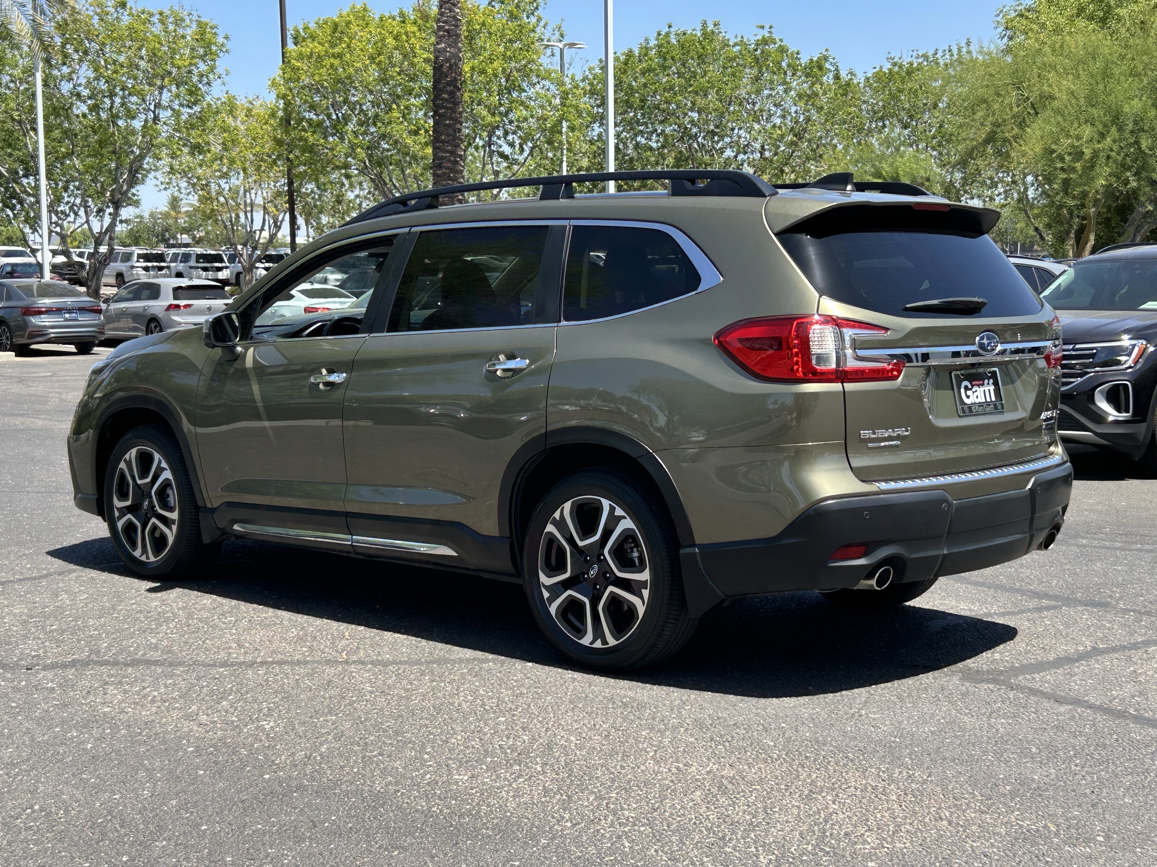 Used 2023 Subaru Ascent Touring AWD/4WD image 3