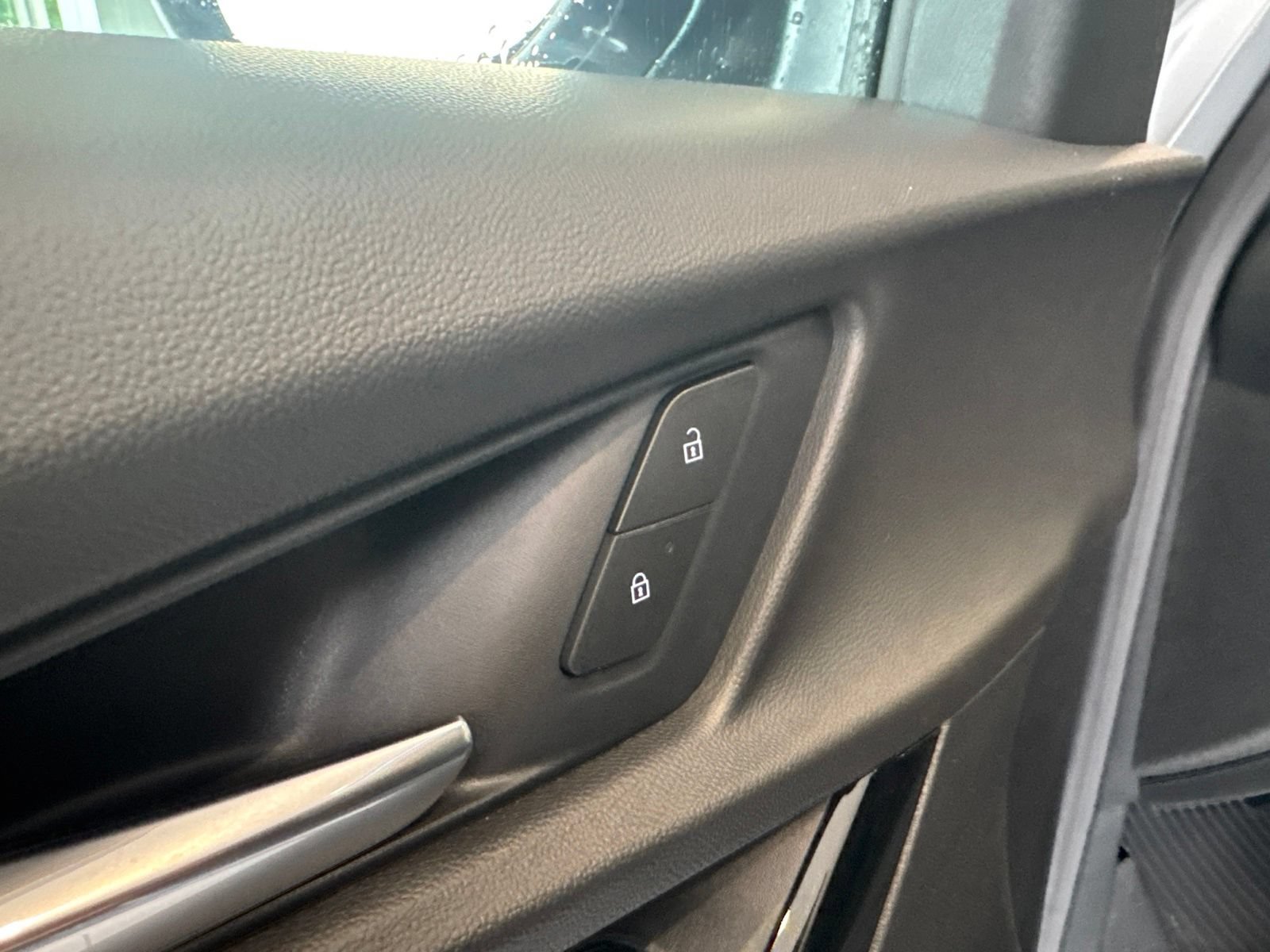 New 2027 Chevrolet Equinox LT FWD image 15