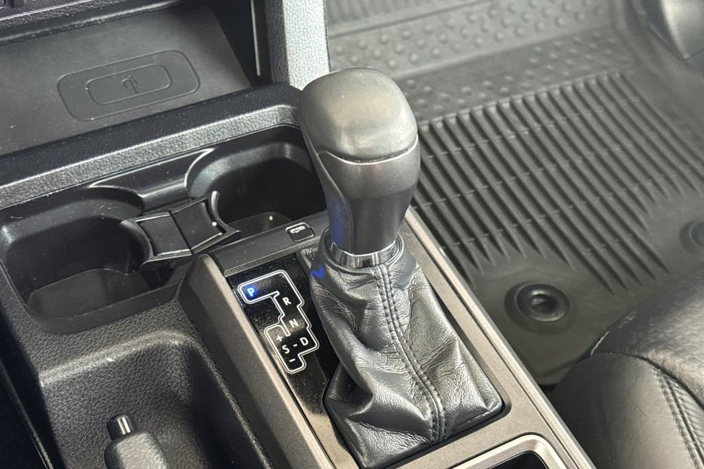 Used 2021 Toyota Tacoma TRD Off-Road w/ TRD Premium Off Road Package AWD/4WD image 22