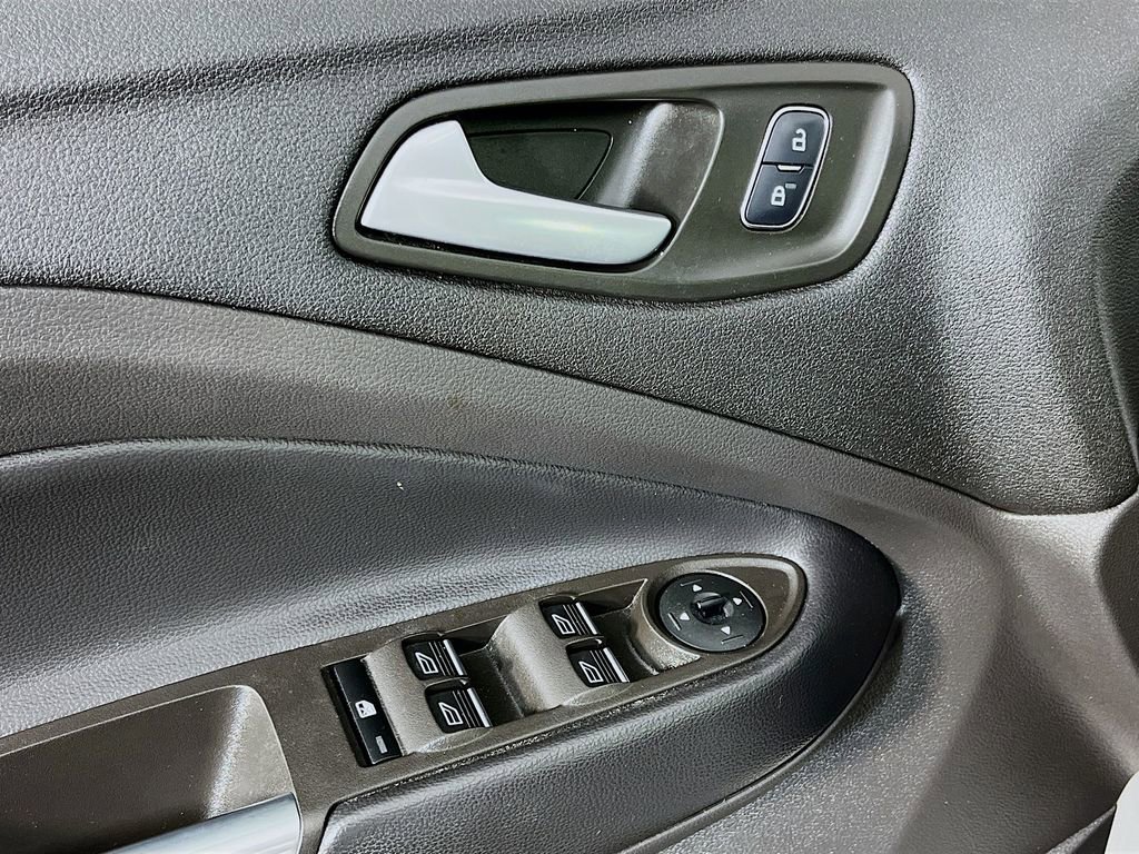 Used 2019 Ford Escape SEL image 25