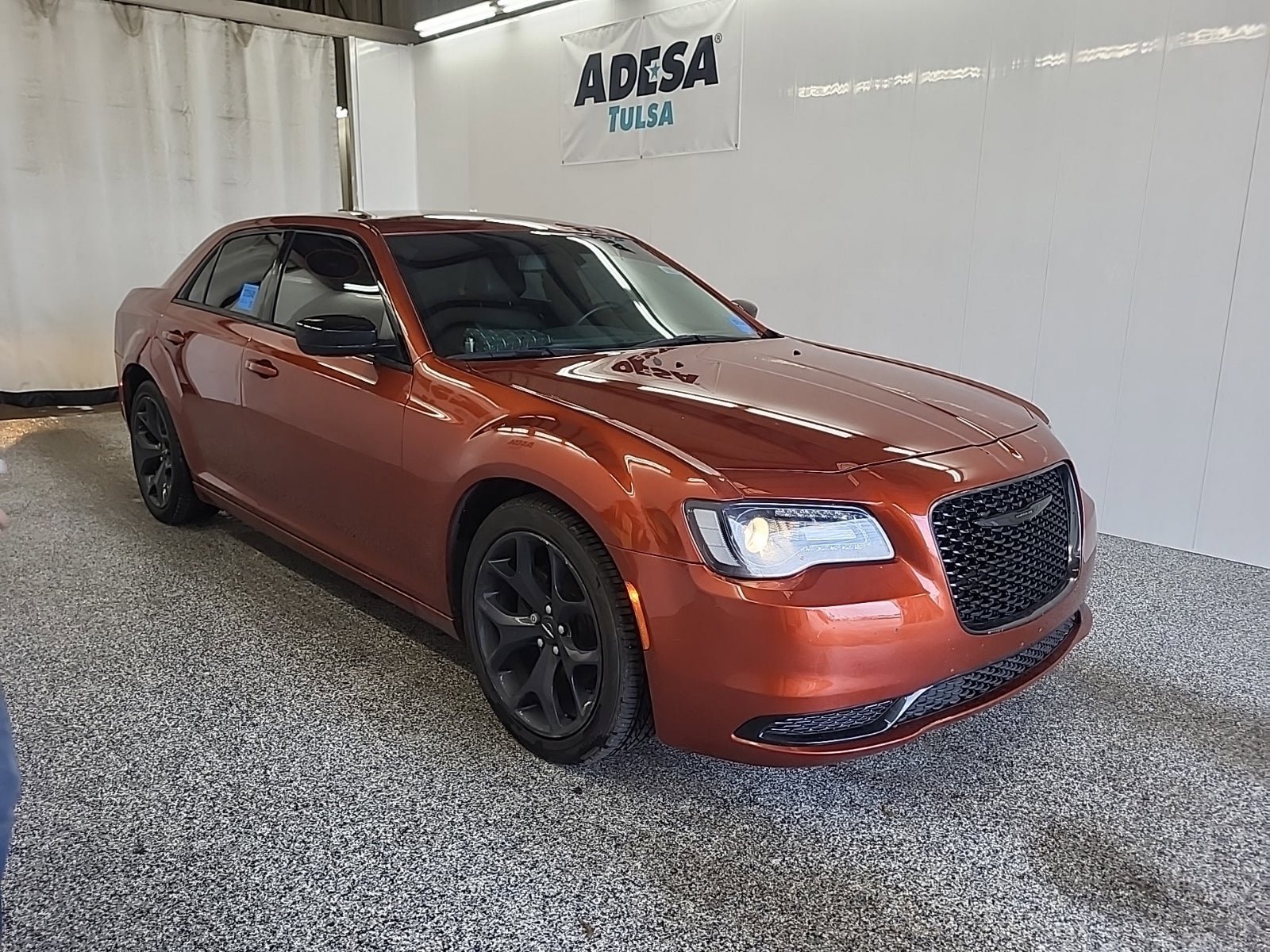 Used 2020 Chrysler 300 Touring w/ Sport Appearance Package RWD video 2