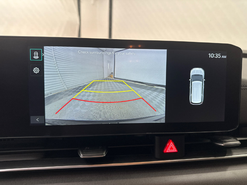 Used 2025 Kia Carnival EX FWD image 31