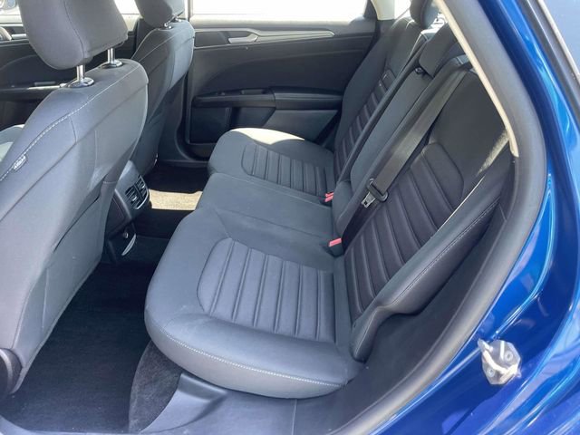 Used 2018 Ford Fusion SE w/ Fusion SE Technology Package FWD image 12