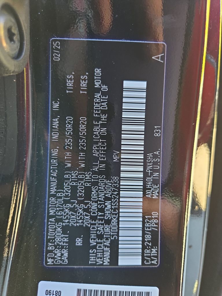 Used 2025 Toyota Sienna XSE image 38