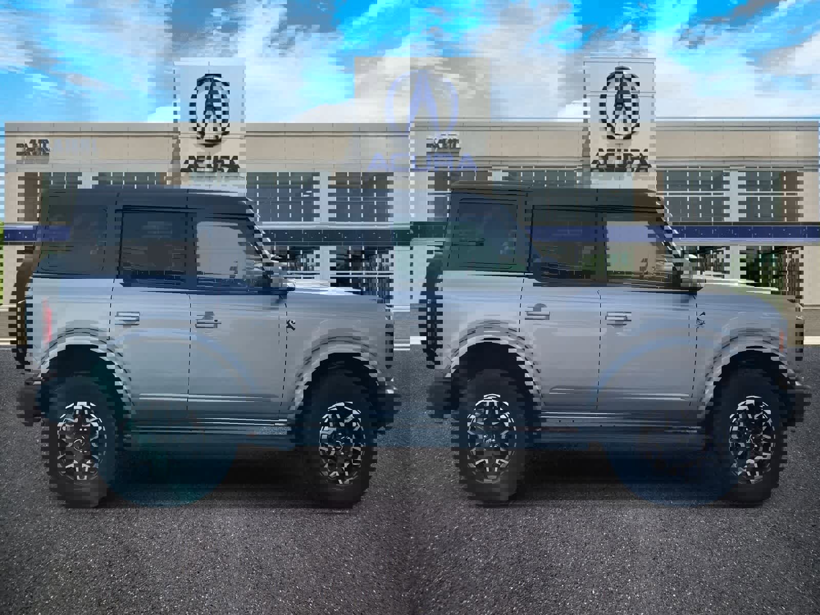 Used 2023 Ford Bronco Outer Banks image 6