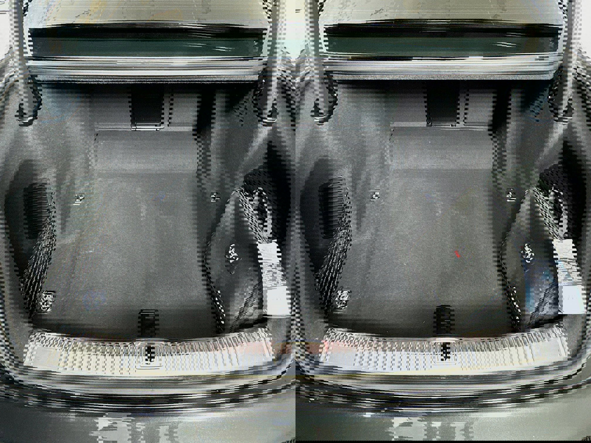 Used 2022 Audi S8 w/ S8 Executive Package image 27