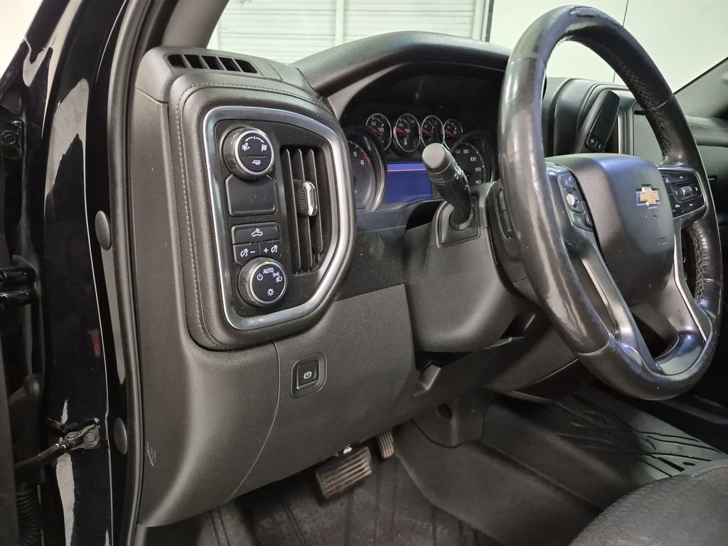 Used 2019 Chevrolet Silverado 1500 LT w/ Texas Edition image 18