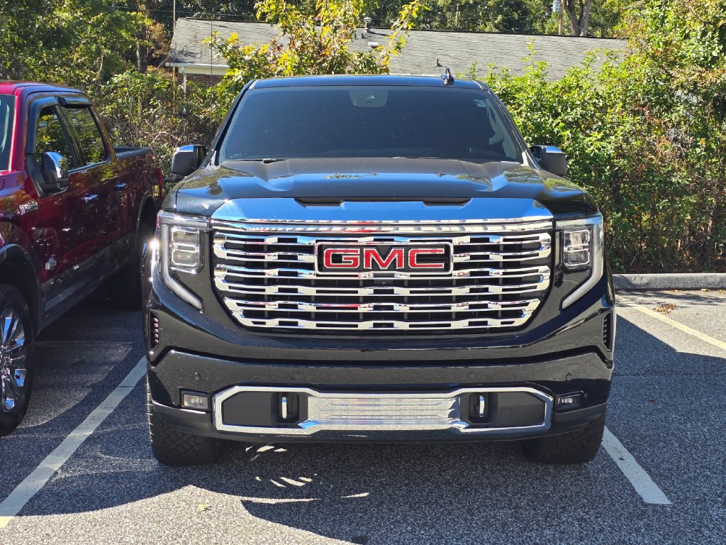 Used 2024 GMC Sierra 1500 Denali w/ Technology Package AWD/4WD image 3