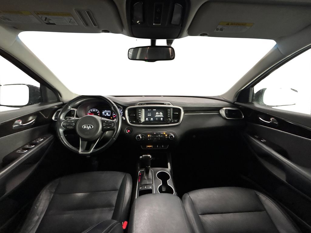 Used 2017 Kia Sorento EX image 16