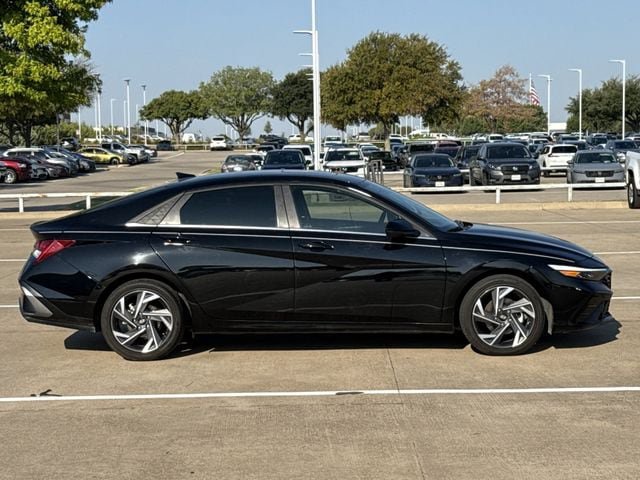 Used 2025 Hyundai Elantra SEL FWD image 3