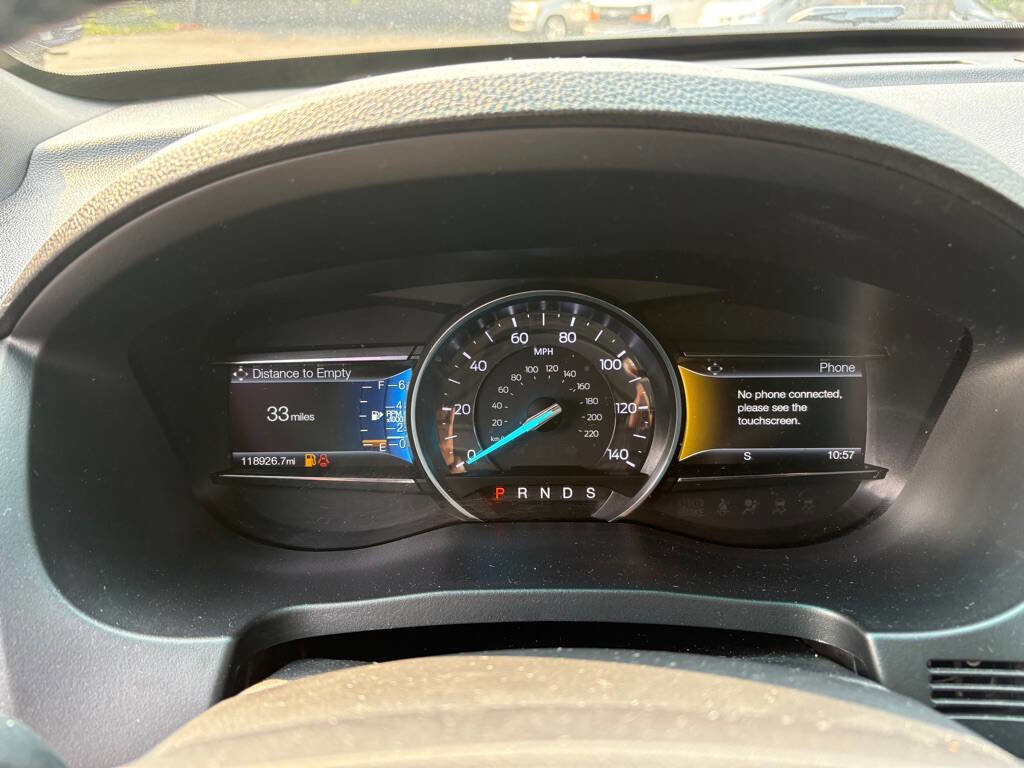 Used 2017 Ford Explorer Limited image 16