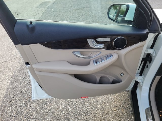 Used 2022 Mercedes-Benz GLC 300 4MATIC image 15
