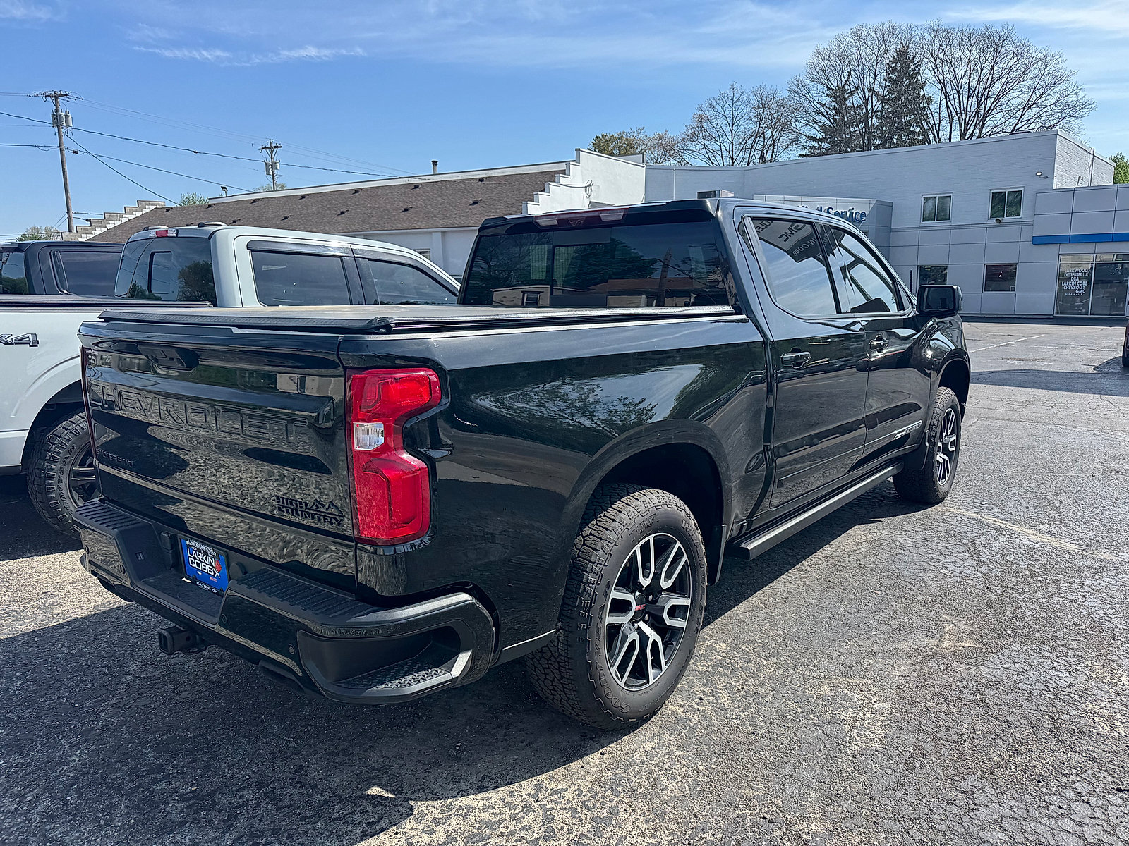 Used 2024 Chevrolet Silverado 1500 High Country w/ Midnight Edition AWD/4WD image 4