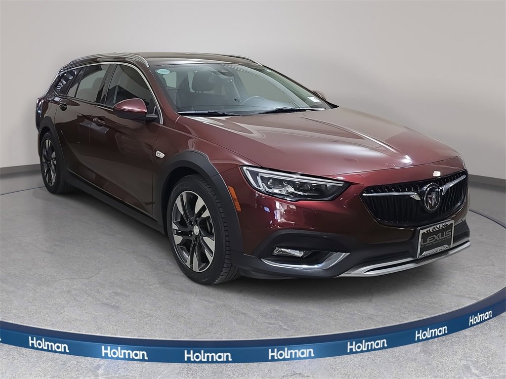 Used 2018 Buick Regal Essence w/ Driver Confidence Package #1 image 4