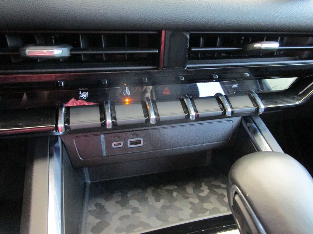 Used 2023 GMC Canyon Elevation w/ Elevation Premium Package AWD/4WD image 43
