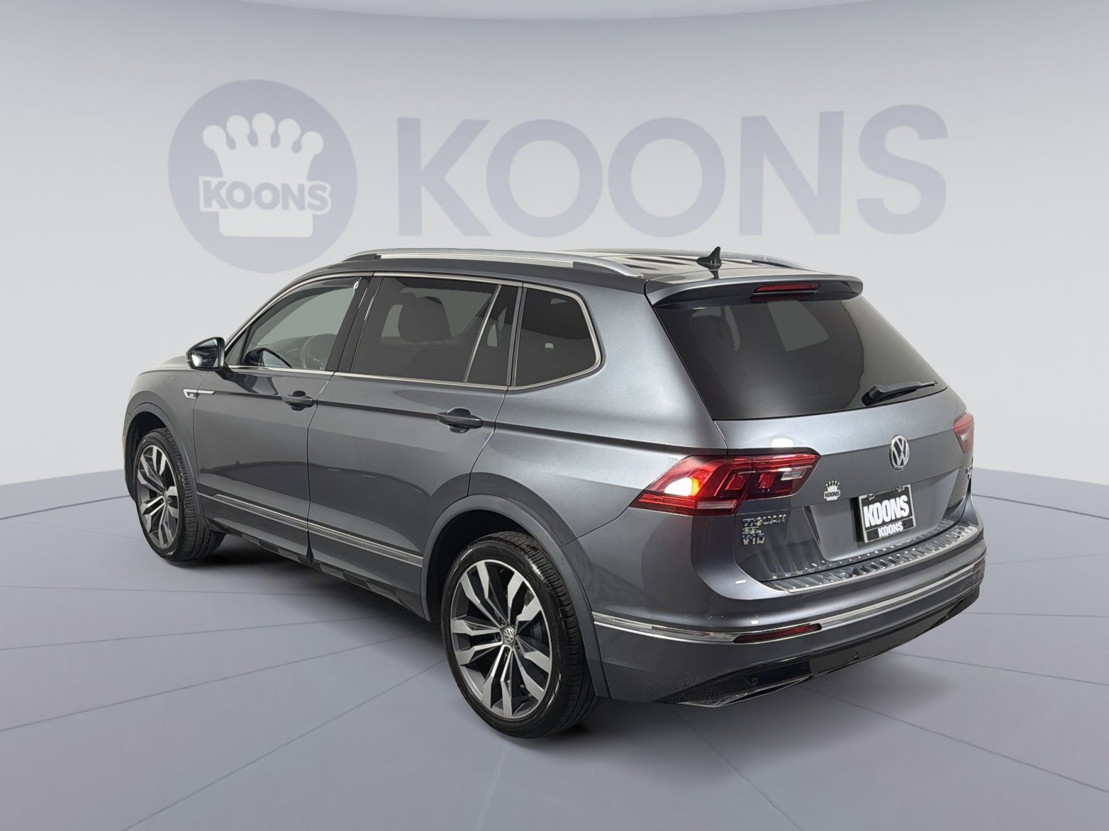 Used 2021 Volkswagen Tiguan SEL Premium R-Line image 4