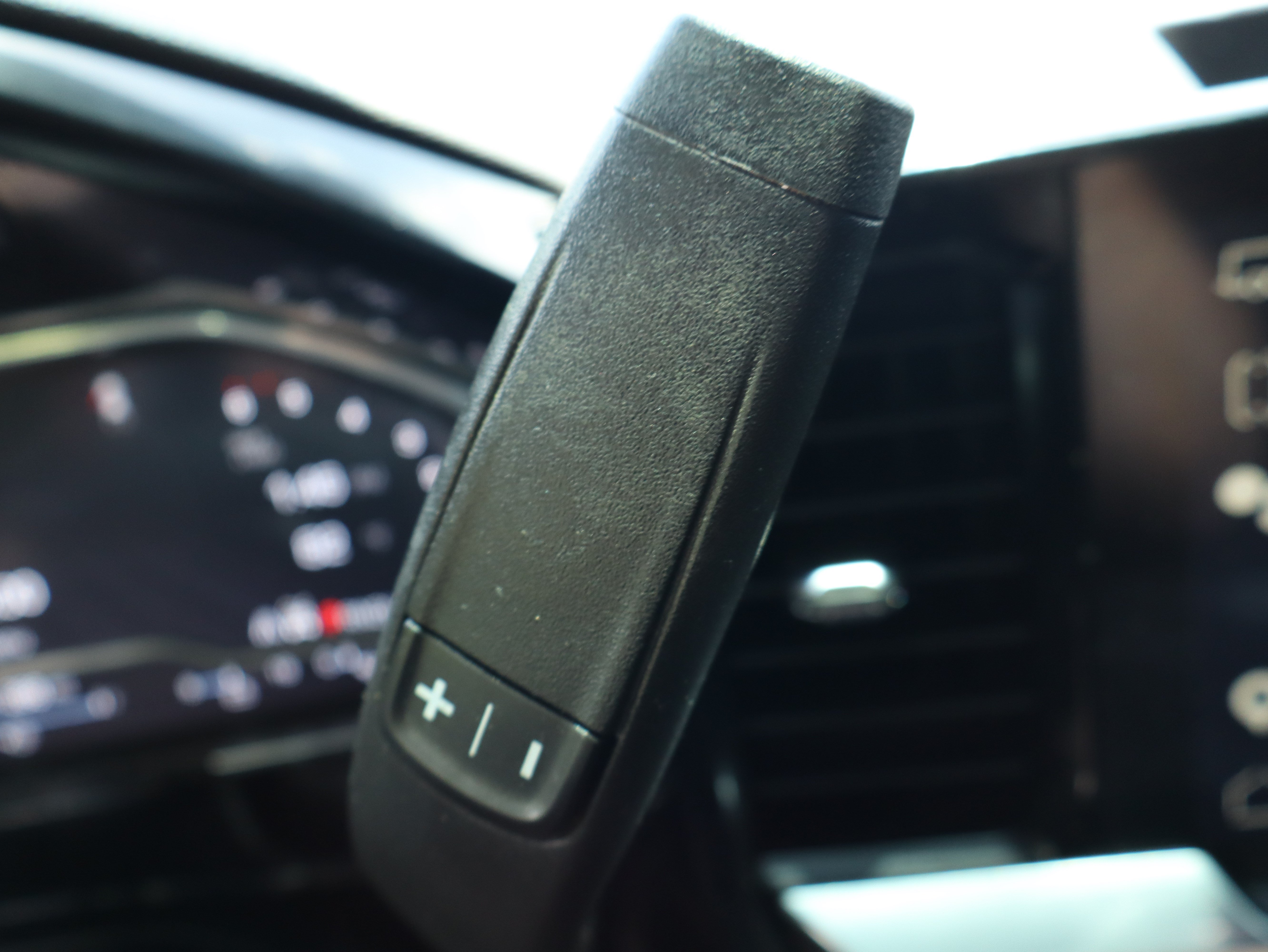 Used 2023 GMC Sierra 1500 Elevation AWD/4WD image 32