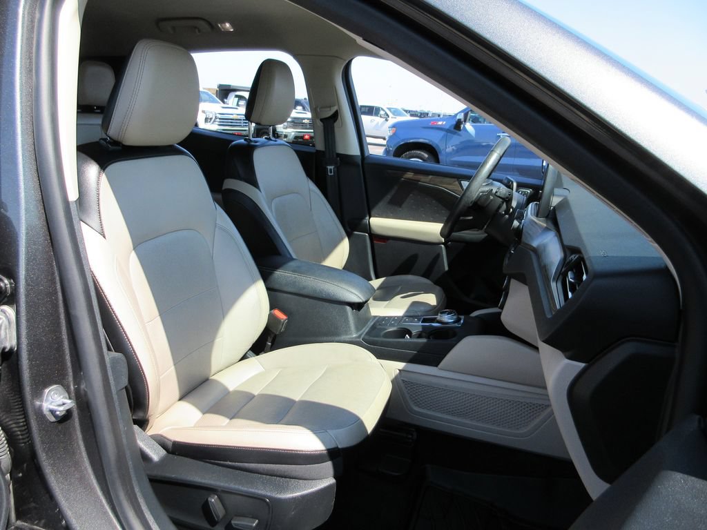 Used 2020 Ford Escape Titanium AWD/4WD image 22