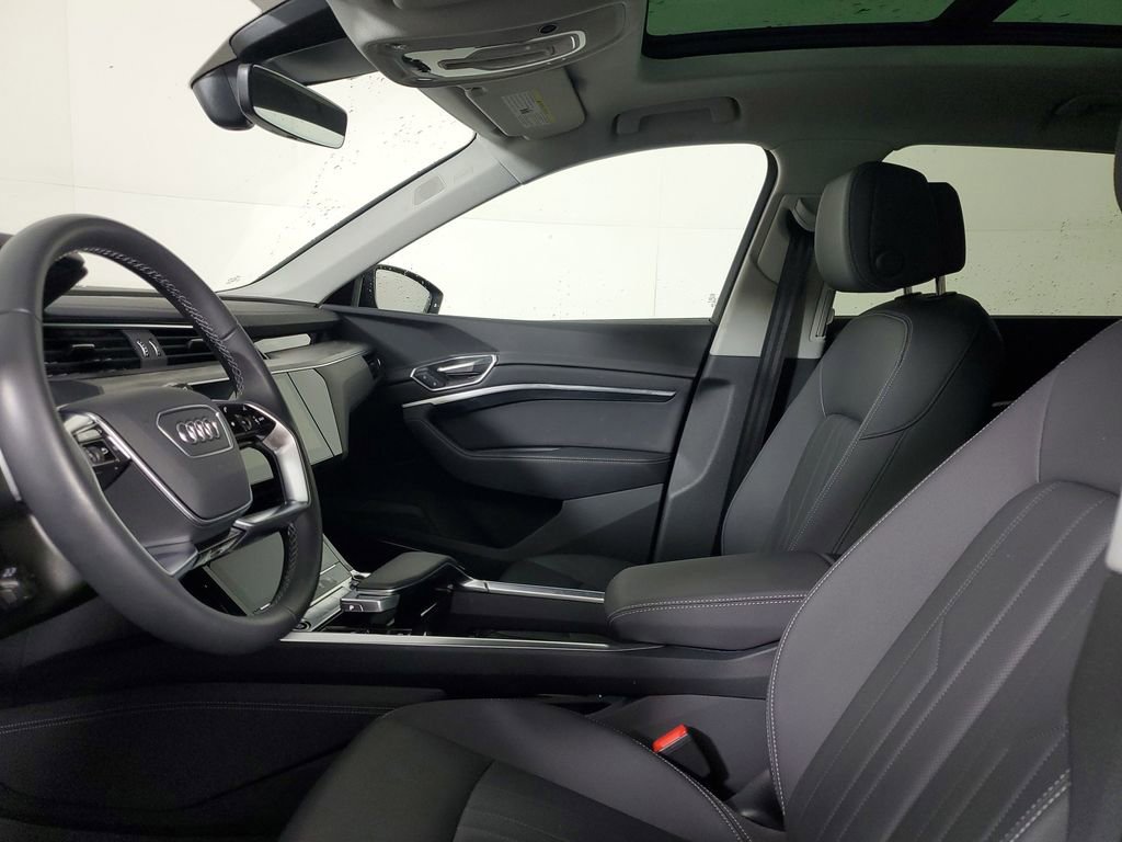 Certified 2023 Audi e-tron Premium Plus w/ Premium Plus Package image 23