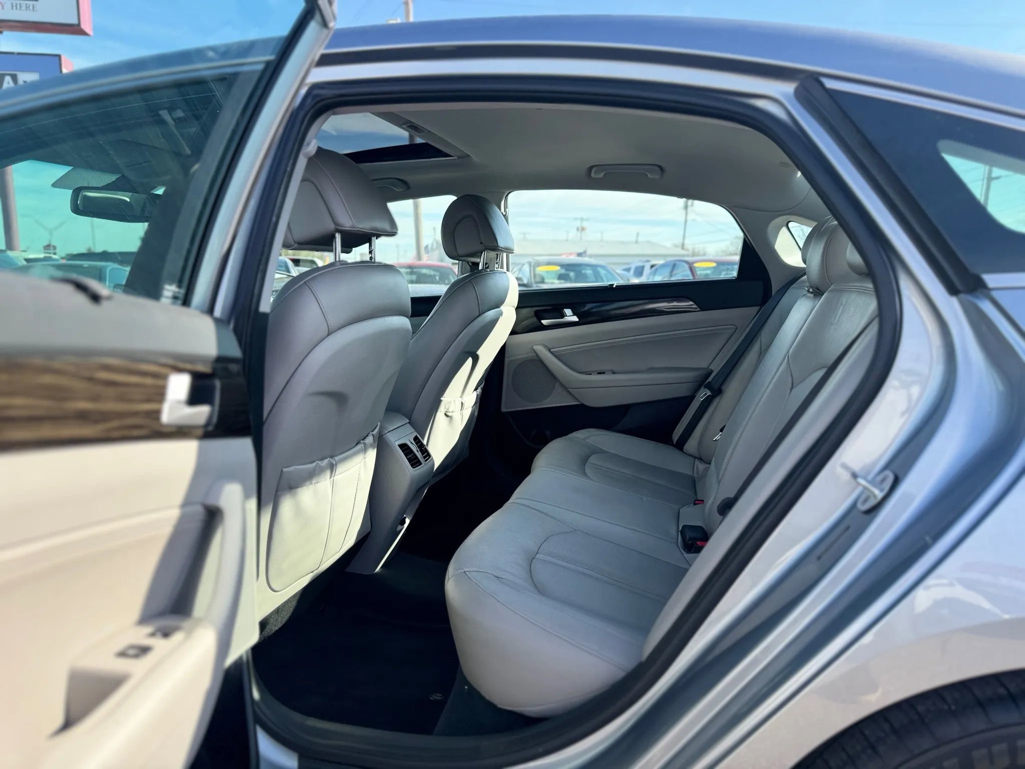 Used 2017 Hyundai Sonata Limited w/ Ultimate Package 04 image 19