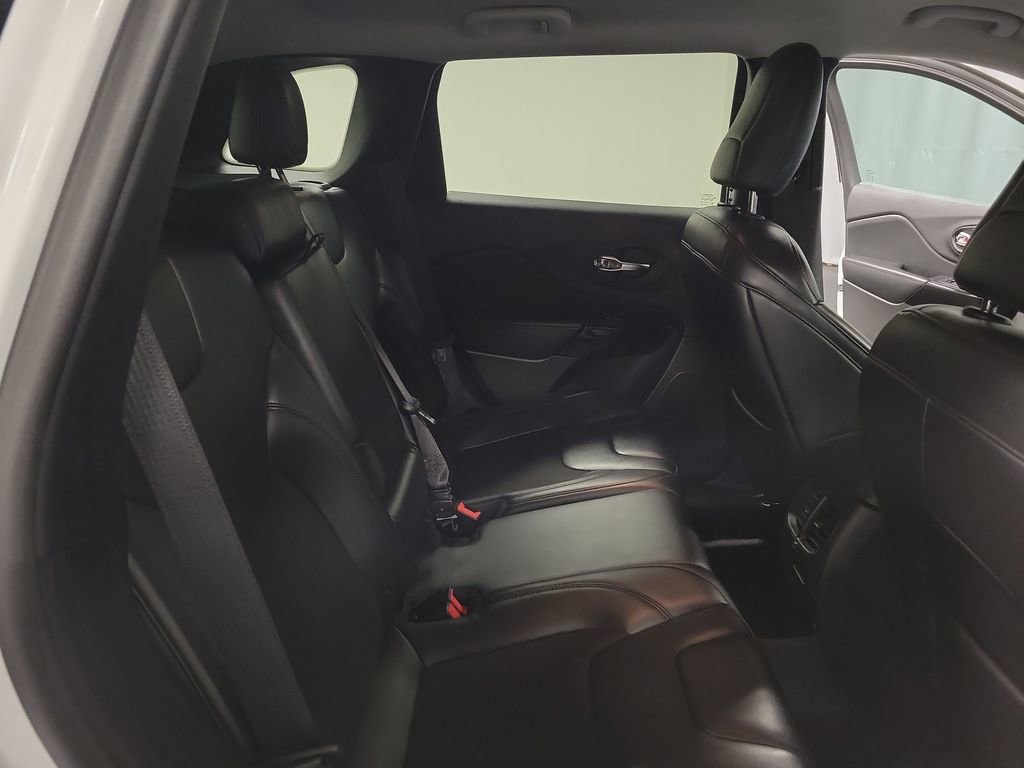 Used 2019 Jeep Cherokee Latitude Plus image 21