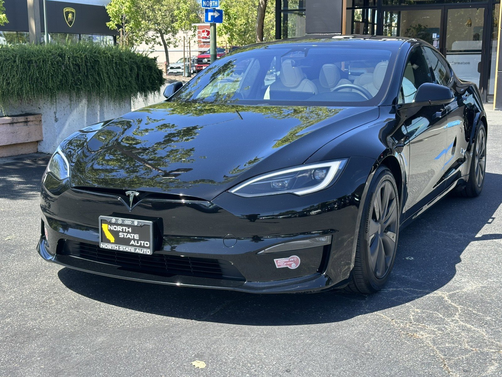 Used 2024 Tesla Model S image 4