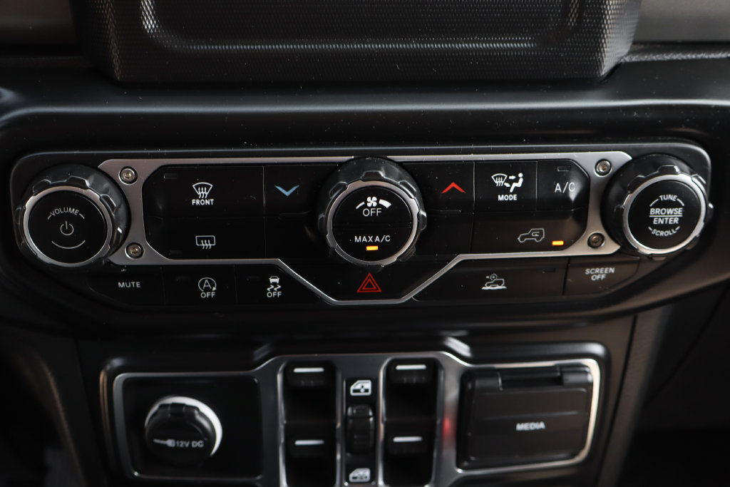 Used 2023 Jeep Wrangler Unlimited Sport AWD/4WD image 39