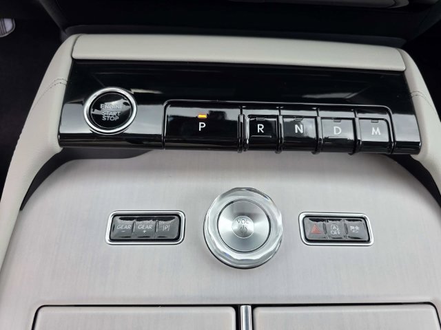 New 2026 Lincoln Navigator L Reserve w/ Jet Appearance Package AWD/4WD image 11