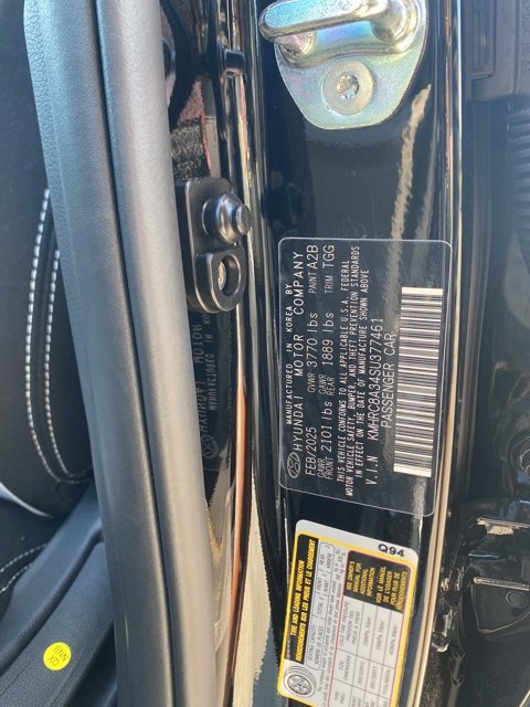Certified 2025 Hyundai Venue SEL FWD image 13