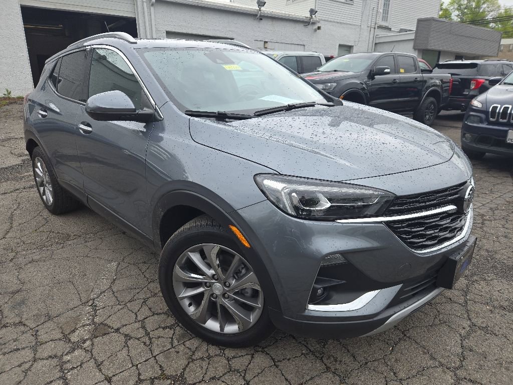 Used 2022 Buick Encore GX Essence w/ Experience Buick Package AWD/4WD image 3