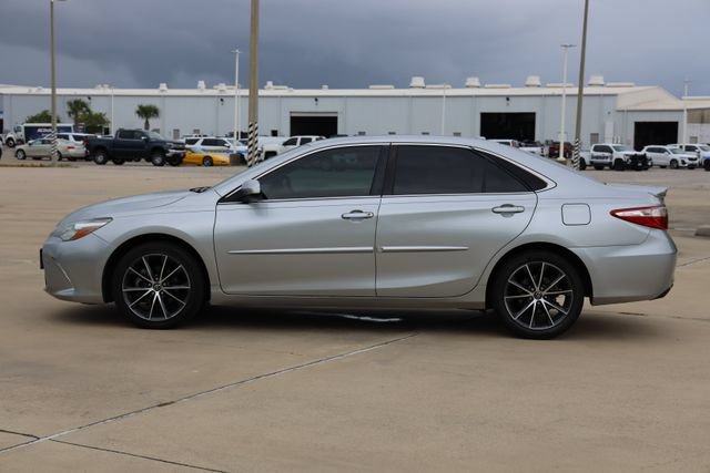 Certified 2017 Toyota Camry XSE FWD image 4