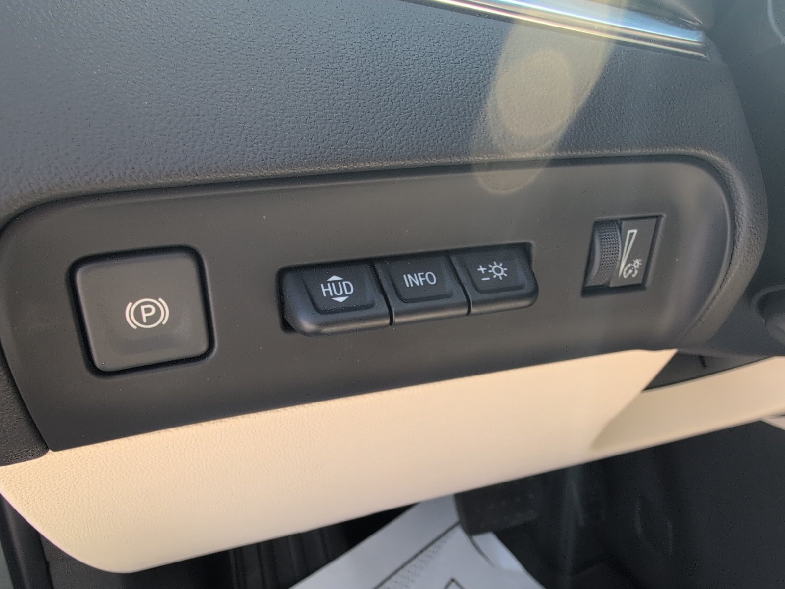 Used 2023 Buick Enclave Premium w/ Experience Buick Package FWD image 25