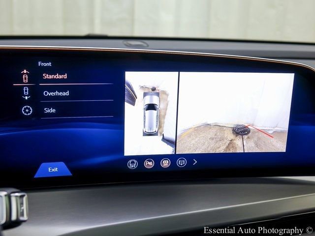 New 2026 Cadillac Vistiq Luxury w/ LPO, Floor Liner Package image 17