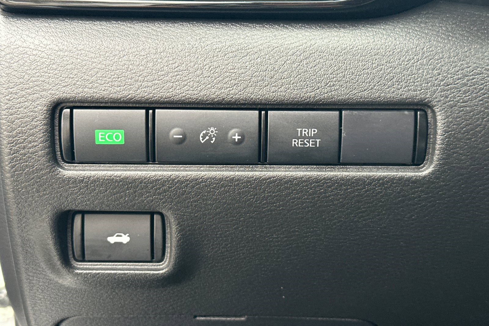 Used 2024 Nissan Sentra SR w/ Trunk Package image 34