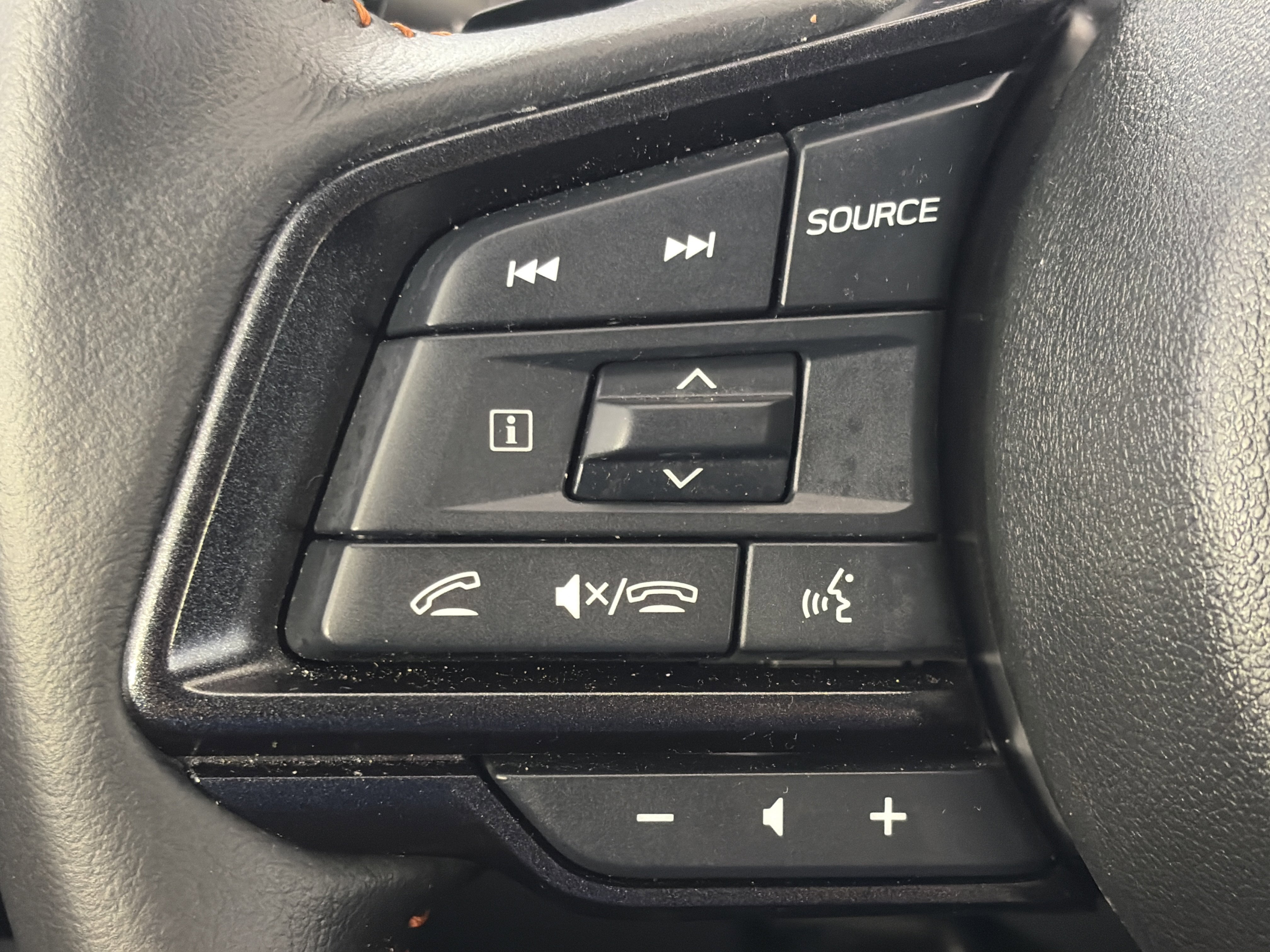 Used 2025 Subaru Crosstrek 2.5i Limited w/ Popular Package #3A image 17