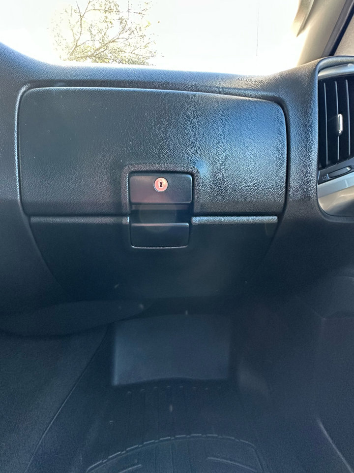 Used 2018 Chevrolet Silverado 1500 LT w/ All Star Edition image 30