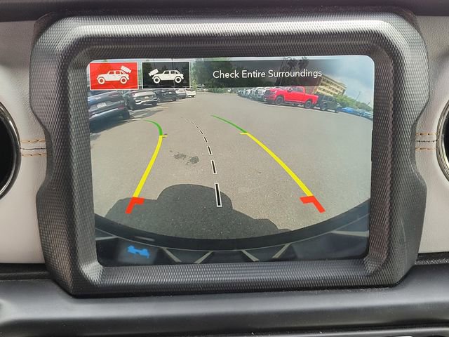 Used 2022 Jeep Wrangler Unlimited Sahara AWD/4WD image 28