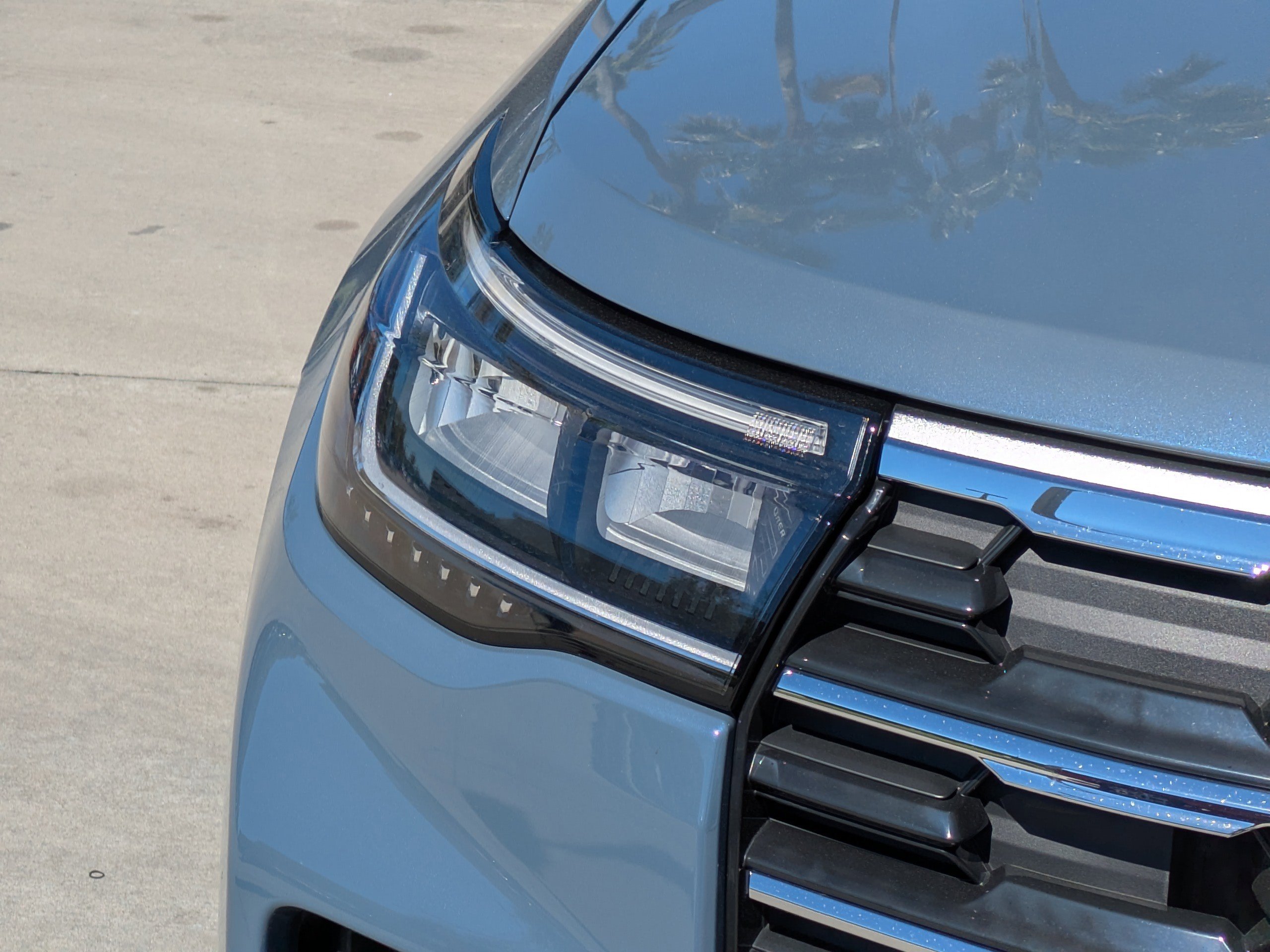 Used 2025 Ford Explorer Active image 7