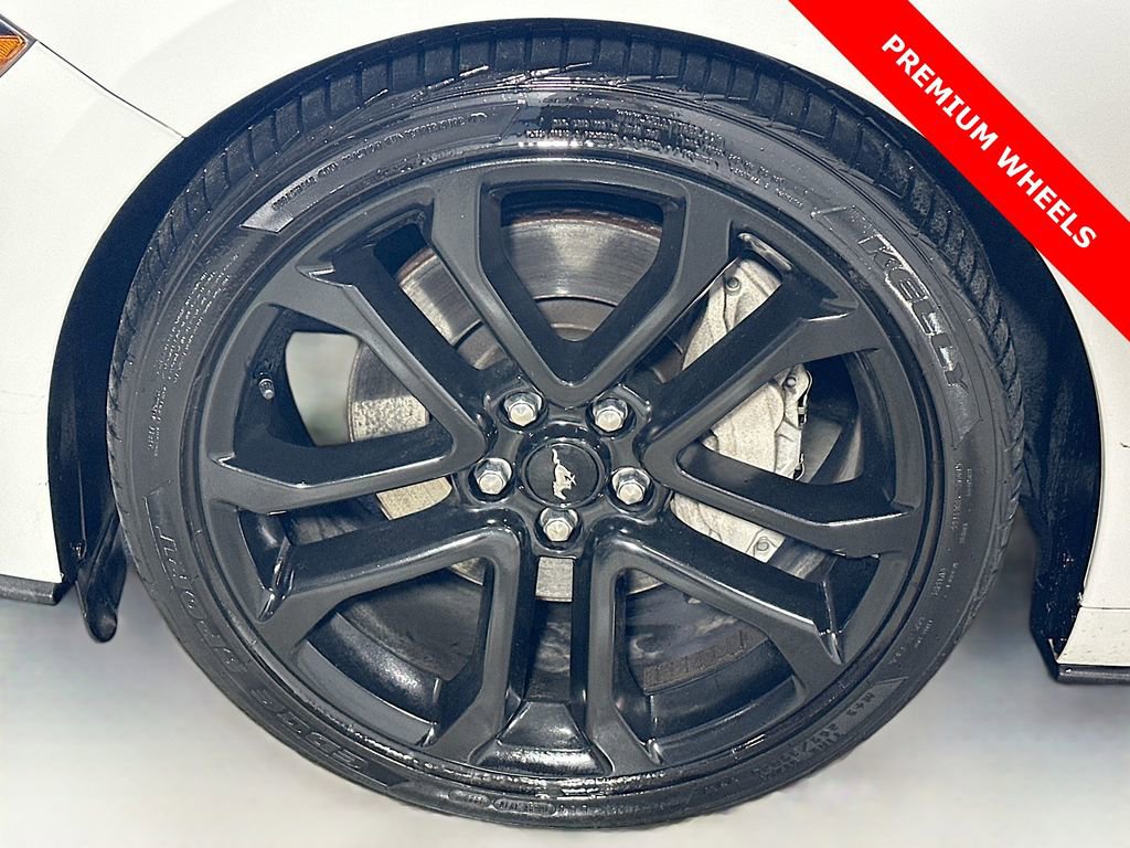 Used 2018 Ford Mustang GT Premium w/ Carbon Sport Interior Package image 31