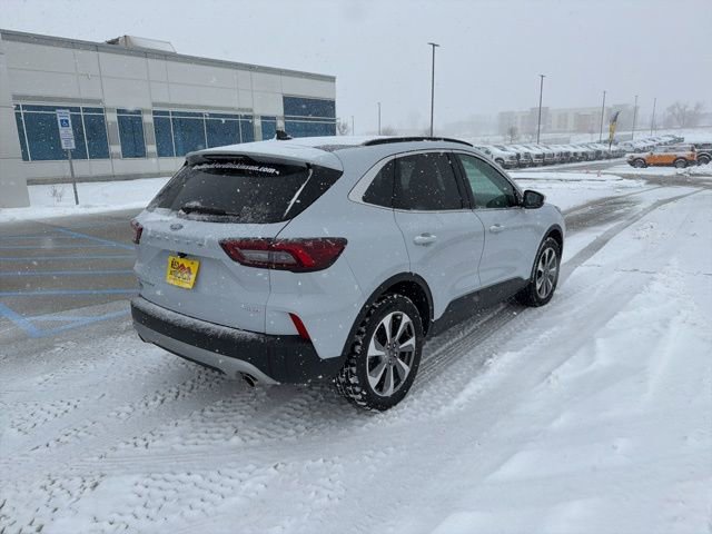 Used 2025 Ford Escape Platinum image 3