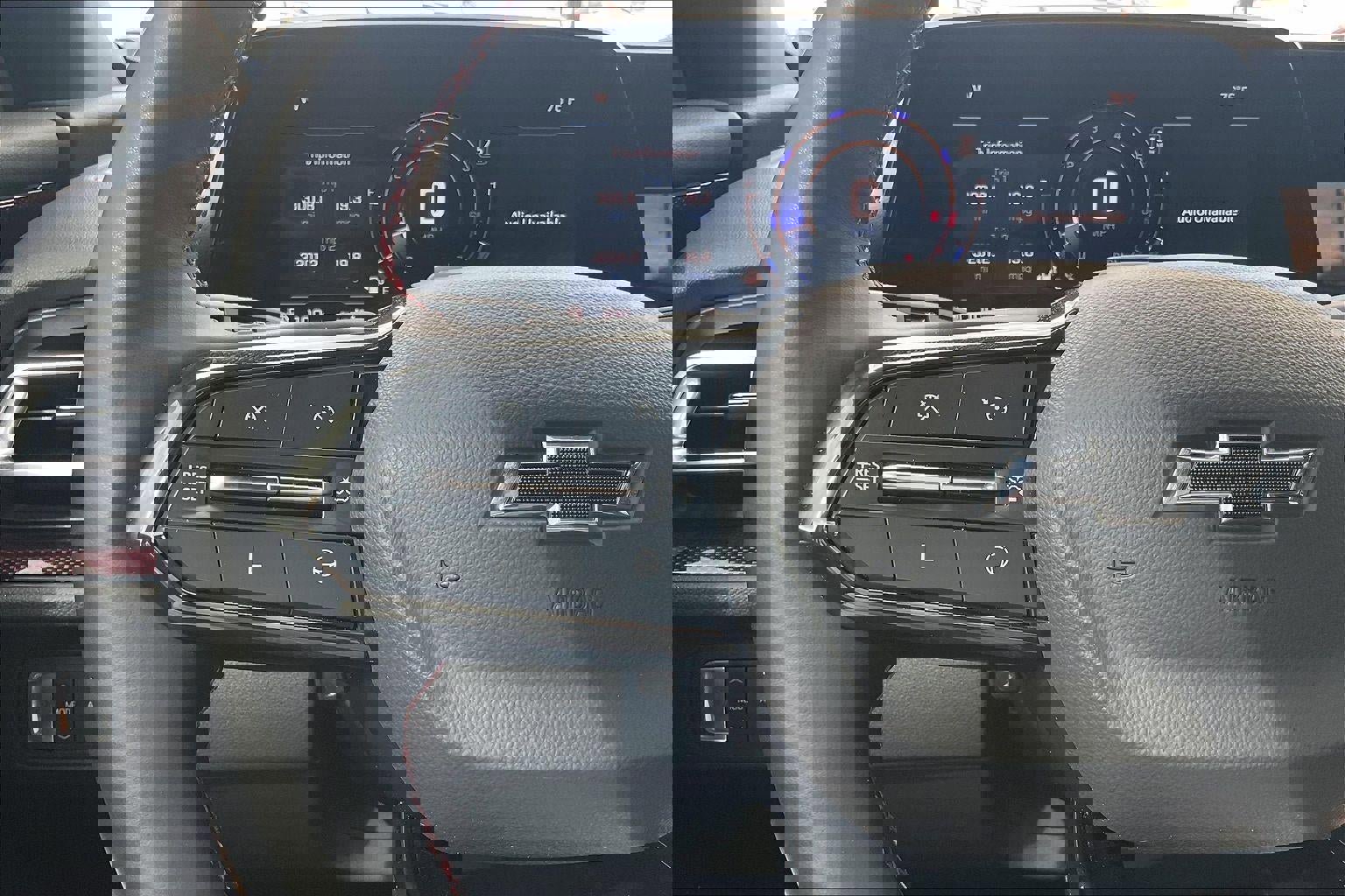 Used 2024 Chevrolet Traverse RS image 19